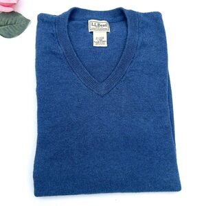 L.L. Bean Men's Blue Sweater size L